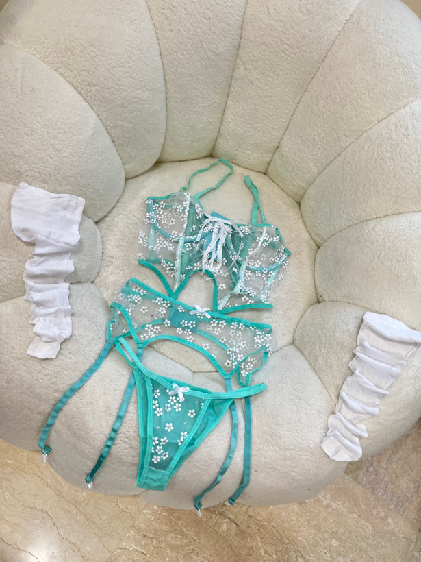 ست فانتزی کرستی و جورابدار طرح گل